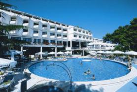 Chorvatský hotel Parentium s bazénem