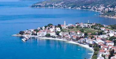 Chorvatské městečko Gradac u moře