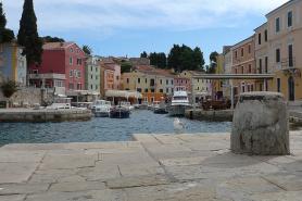 Přístav ve městě Veli Lošinj, ostrov Lošinj