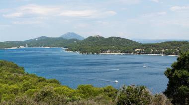 Pohled na ostrov Lošinj v Jaderském moři
